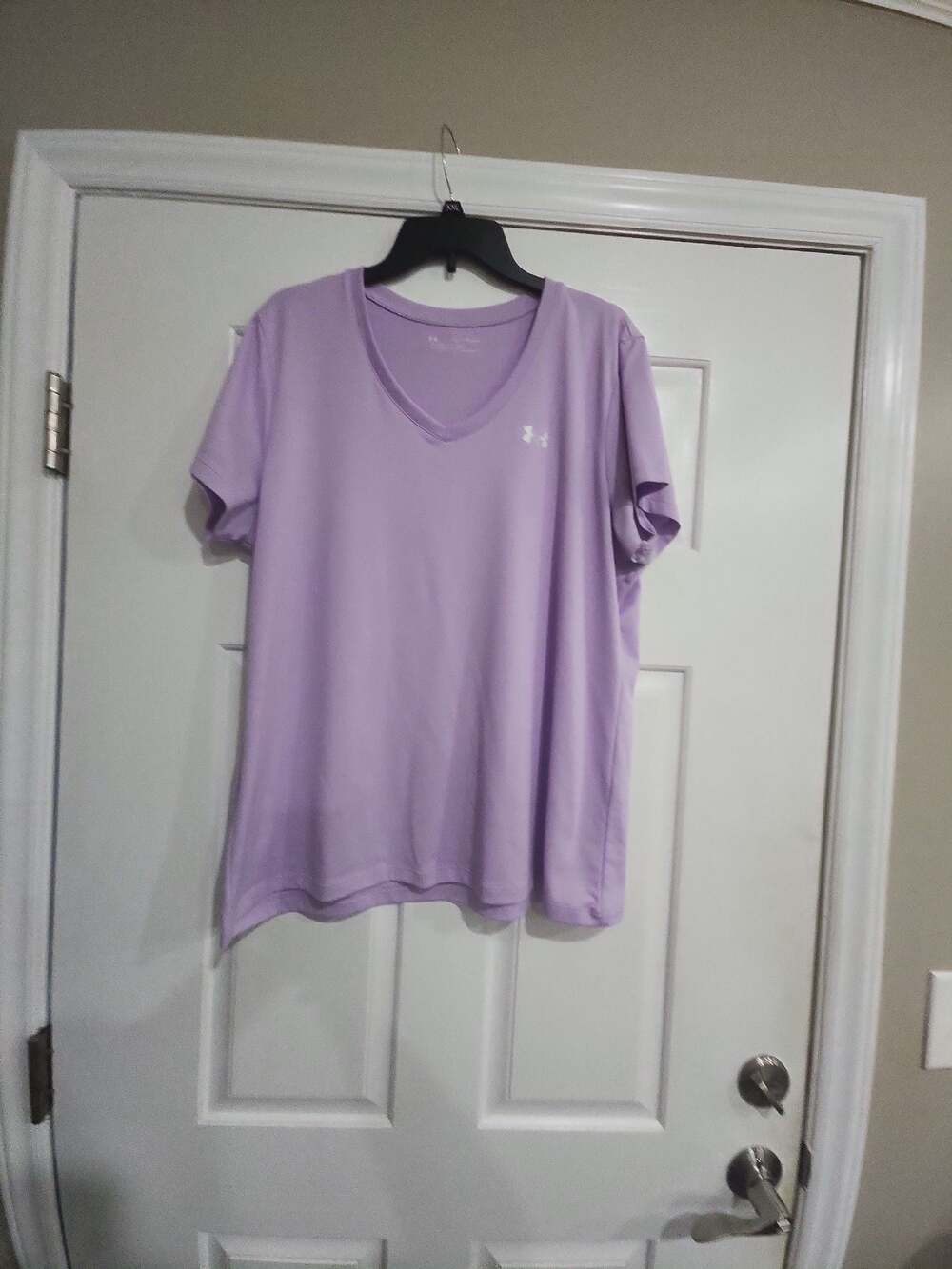 Under Armour Women's Tech HeatGear V-Neck Loose Fit T-Shirt, Size XXL
